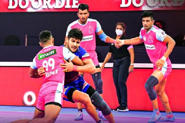 Pink Panthers vs Dabang Delhi